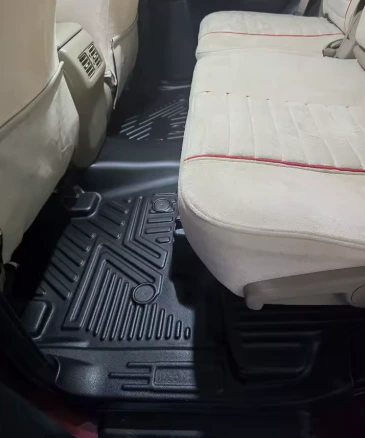 Alfombra VanceCar instalada en un Peugeot 308 2023